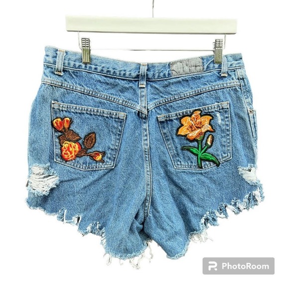 GITANO‎ Flower Embroidered Denim Shorts - Picture 2 of 8